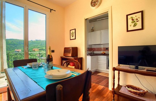 Torrazza Apartment | Discover Casa in Tipico Borgo Ligure with Scenic Terrace