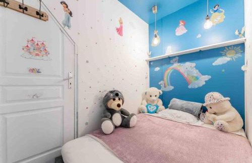 Calais Apartment | Pet-Friendly Casa Inca Calais - Free Parking & Great Reviews