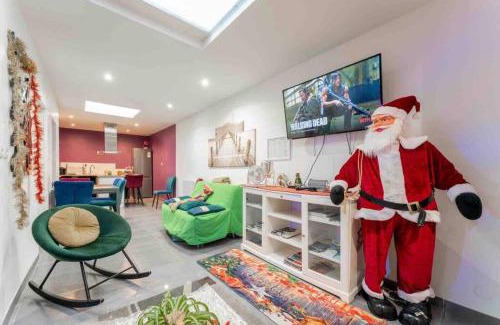 Calais Apartment | Pet-Friendly Casa Inca Calais - Free Parking & Great Reviews