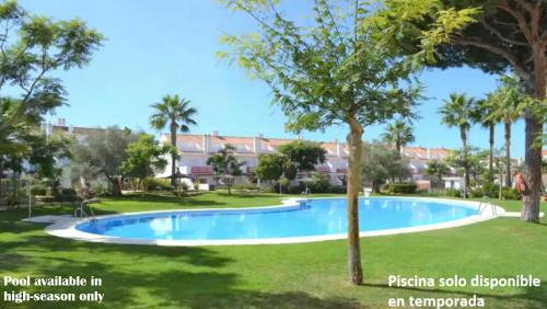 Nuevo Portil House | Beachfront Casa de Lujo: Golf Course Views & Pet Friendly