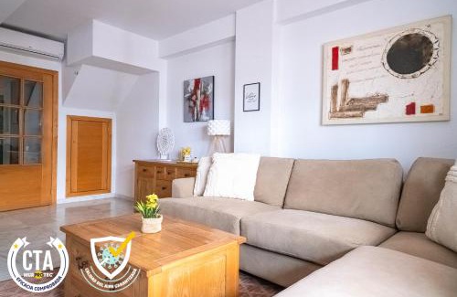 Nuevo Portil House | Beachfront Casa de Lujo: Golf Course Views & Pet Friendly