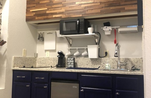 Wetmore Apartment | Cozy Casa Indigo: Guest Rated 10/10 with Spa & Breakfast