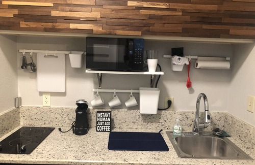Wetmore Apartment | Cozy Casa Indigo: Guest Rated 10/10 with Spa & Breakfast