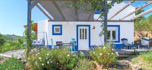 Reliquias Apartment | Unforgettable Oceanfront Stay at Casa Inglesa Roosa