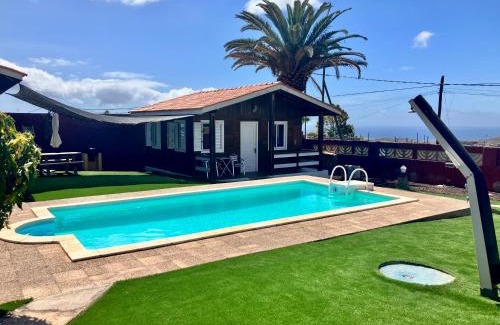San Bartolome de Tirajana Villa | Discover Casa Inmaculada: Oceanfront Cabañas with Pool