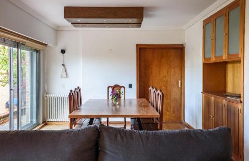 Belgrano House | Casa: Prime Location for Family-Friendly Getaways