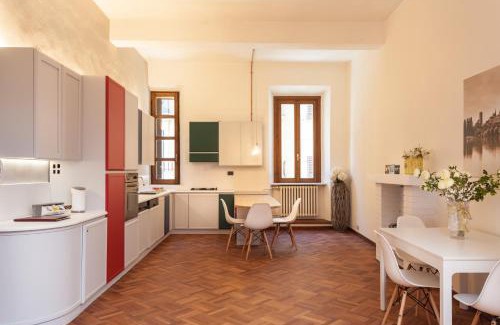Old Town Apartment | Explore Casa Iolanda: Family-Friendly 4-Star Retreat