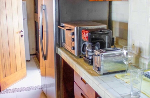 Petacalco House | Casa Irekua | Beachfront Retreat with Spa and Family Amenities