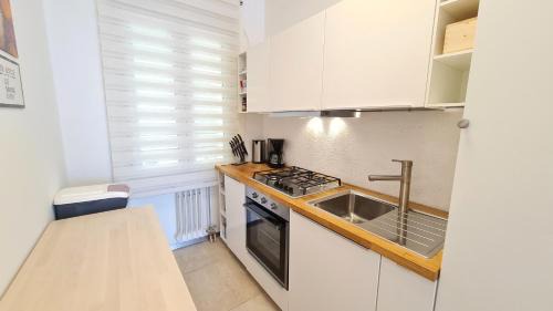 Campi Apartment | Scenic Casa Irene le Balze with Lake View for Families