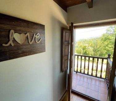 Narciandi House | Delightful Casa Iris: Family-Friendly with Breakfast Included