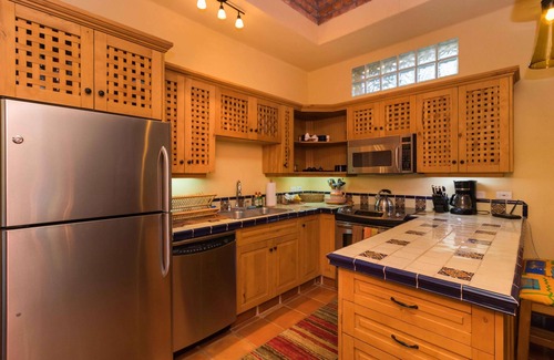Nopolo House | Cozy 2BR Casa Isla by Casago with Breakfast & Kitchen