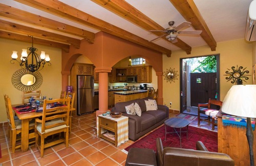 Nopolo House | Cozy 2BR Casa Isla by Casago with Breakfast & Kitchen
