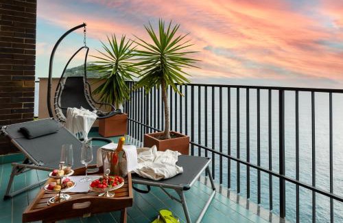 Torre del Mare Apartment | Tranquil Oceanfront Retreat at Casa Isola - 4 Star Comfort