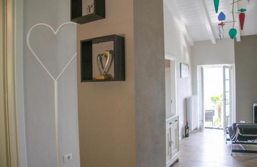 San Bartolomeo Apartment | Welcoming Casa Isola Superiore - Top-Rated Family Retreat