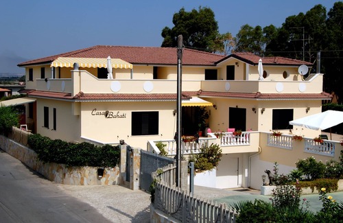 Isola di Capo Rizzuto Villa | Casa Bahati - Spacious villa on the south coast of Italy