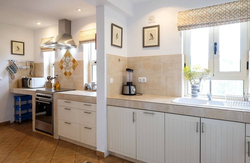 Fonte do Bispo House | Casa Ithaka: Cozy Country House with Private Plunge Pool