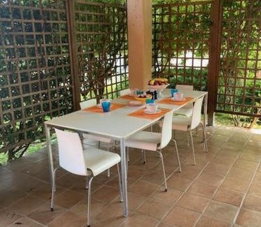 Borghetto di Vara Bed & Breakfast | Welcoming Casa Ivana: Family-Friendly with Breakfast & Hot Tub