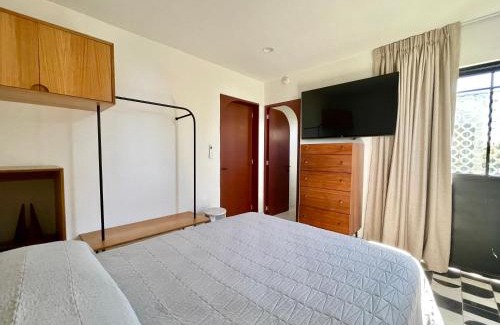 Chapalita House | Experience Casa Ixaya: Pet-Friendly Retreat in Barrio México