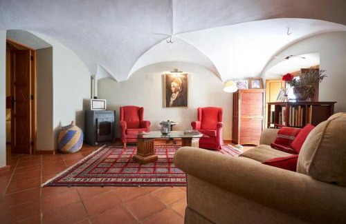Trigueros House | Casa Jacaranda