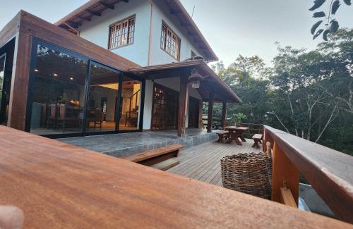 Pirenopolis House | Discover Casa Jambock: Premier Oceanfront Retreat