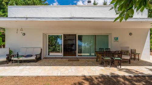 Sedella Villa | Relax at Casa Jardín Natural Sedella - Pool & Family-Friendly
