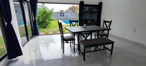 Temixco House | Discover Casa Jardín Real: 4-Star Oceanfront Retreat