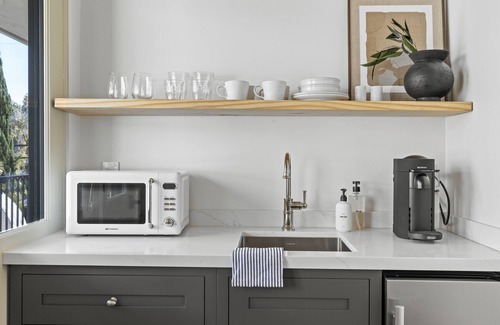 Laguna Apartment | Elegant Casa Jardin Unit 12 - Boutique Suite in Santa Barbara