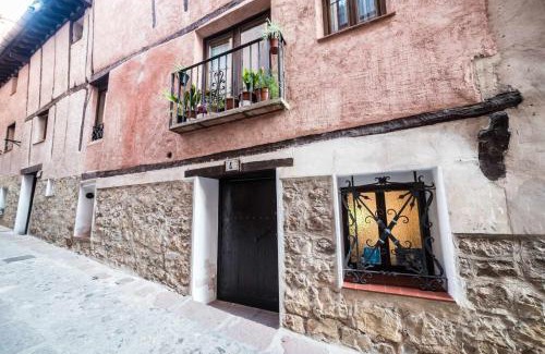 Albarracin House | Guest Rated 9.4: Casa Jarreta Centro Albarracin Awaits