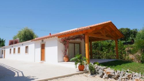 Casal do Abegao Apartment | Discover Casa Jasmim: Oceanfront Escape in Alcobaça