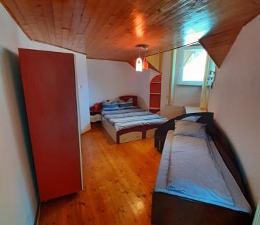 Ramet House | Family-Friendly Retreat at Casa Jax with Pool Access