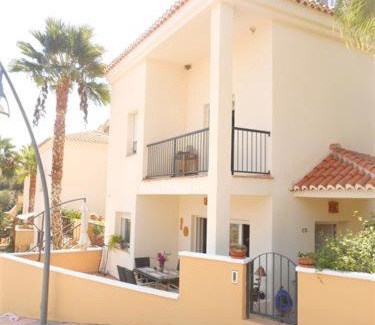 Velilla-Taramay House | Relaxing Vacation Home with Ocean View in Almuñécar