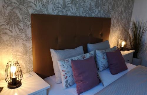 Ontinyent Bed & Breakfast | Fantastic Casa Jetizo: Pet-Friendly, Oceanfront Retreat