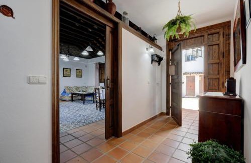 Los Angeles Villa | Discover Casa Jimena: 4-Star Retreat with Pool & Family Fun