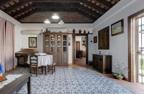 Los Angeles Villa | Discover Casa Jimena: 4-Star Retreat with Pool & Family Fun