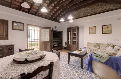 Los Angeles Villa | Discover Casa Jimena: 4-Star Retreat with Pool & Family Fun