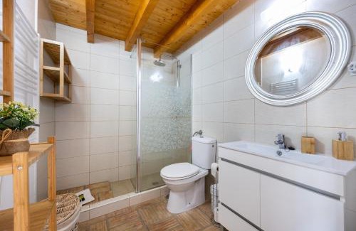 Bensafrim House | Pet-Friendly Casa Joia by Seewest: Rated 8.6/10 for Families