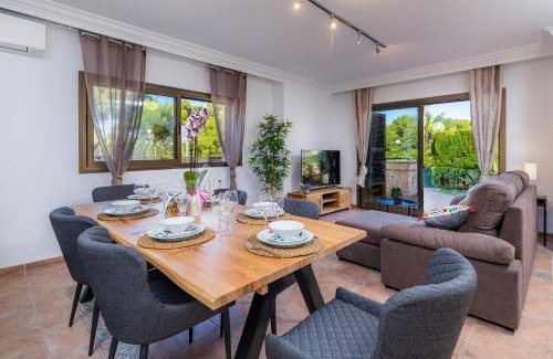 Can Picafort House | Relax at Casa Jordi: Family-Friendly with Pool & 9.2 Rating