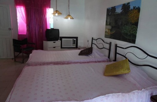 Cienfuegos Hotel | Exceptional Stay at Casa Jorge y Alicia with Pool & Spa