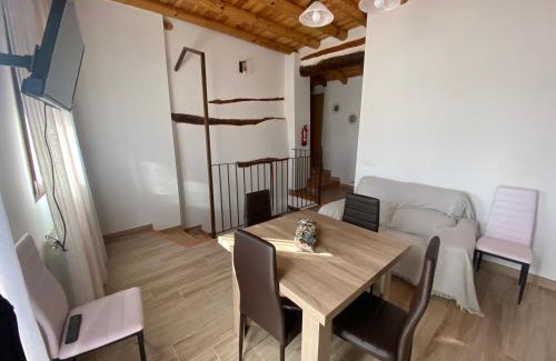 Gea de Albarracin Apartment | Casa Juan: Guest Rated 9.3, Pet & Child Friendly Retreat