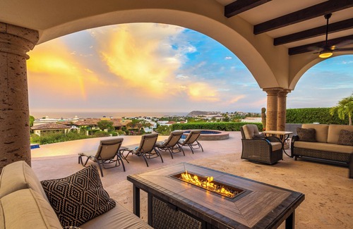 Cabo San Lucas Villa | Casa Juan Miguel: 4-Bedroom Home with Spa & Private Pool