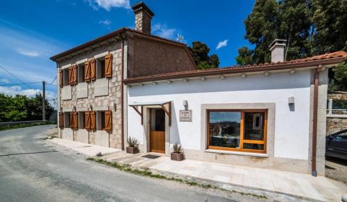Santiago de Compostela House | Discover Casa Juancito: Top Rated with Unique Amenities
