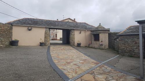 Rinlo House | Elegant Stay at Casa De Julia De Lozano with Kitchen Access