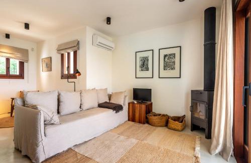 Cala Comte House | Family-Friendly Escape at Casa Juliarina - Guest Rated 9.8