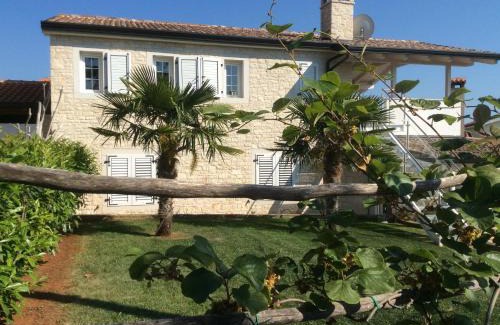Kastelir Villa | Discover Casa Julia: Pet-Friendly Retreat with Ocean Views