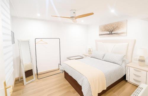Elche Apartment | Casa Julita: Family-Friendly Retreat with Parking Options