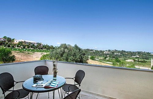 Funchal House | Last Minute Availability: Exceptional Stay with Pool Access