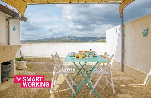 Noto Historic Centre Apartment | Casa Keller: Family-Friendly Stay with Scenic Terrace
