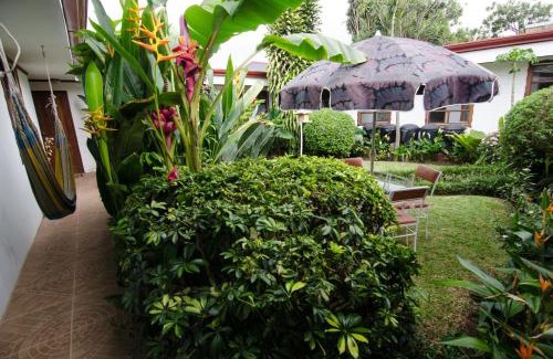 San Pedro House | Cozy Getaway at Casa Kibi Kibi - Rated 9/10 with Breakfast