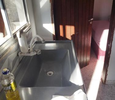 Plano Diretor Sul House | Convenient Casa Kitnet with Suite, Kitchen & Pet-Friendly