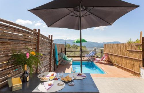 Bagni di Lucca Apartment | Oceanfront Casa Kiwi: Pet-Friendly with Pool & Family Fun